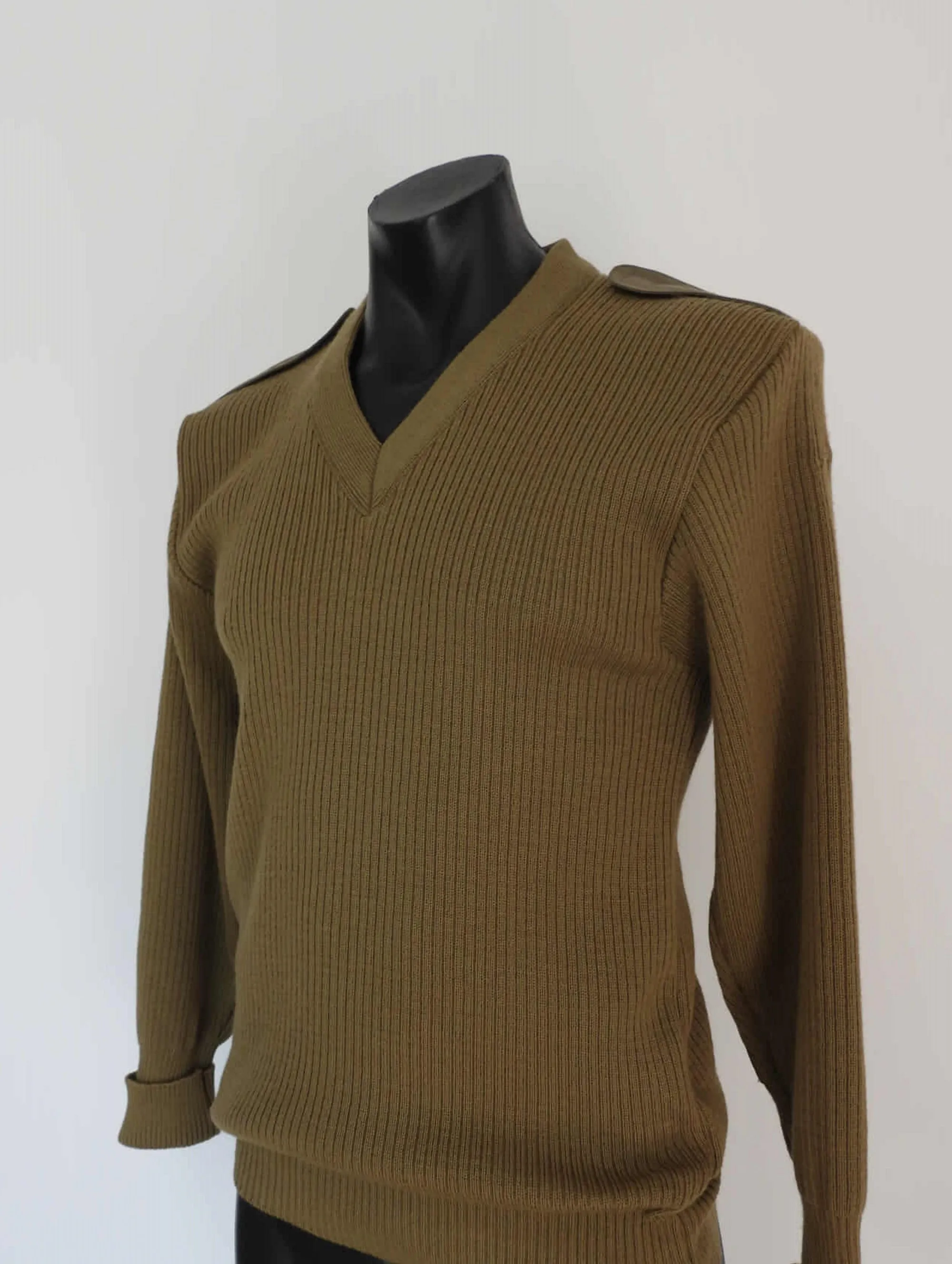 Australian Army Surplus Jumper With Epaulettes and Elbow Patches - M